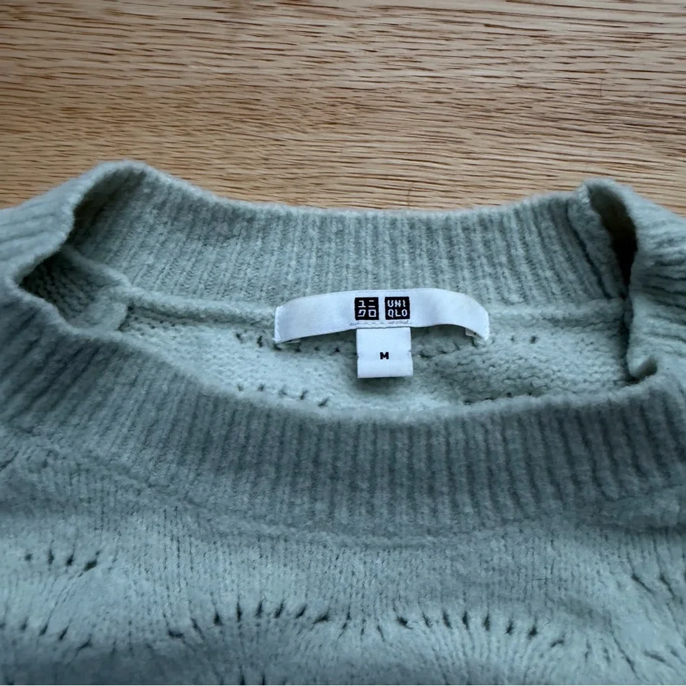 UNIQLO Light Souffle Yarn Pointelle Crew Neck Sweater pastel green  - M - Picture 8 of 13